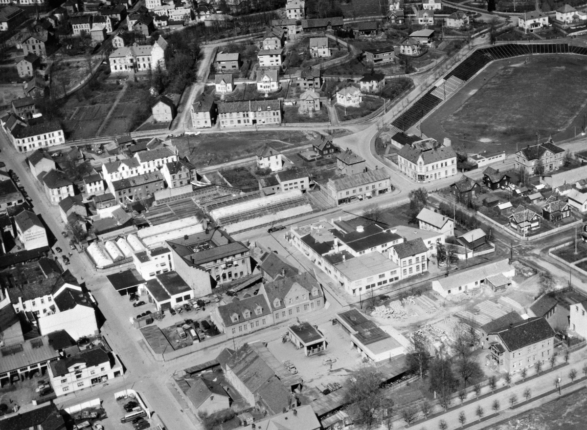 Anno Domkirkeodden, FLYFOTO, OVERSIKT IDEAL A/S, OUSTAD MEK. VERKSTED, HAMAR STADION