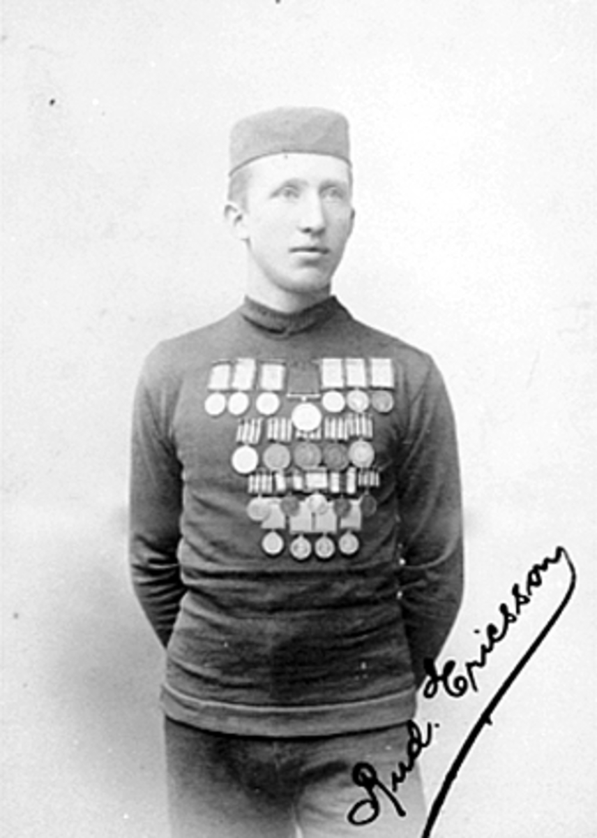 Anno Domkirkeodden, Portrett, skøyteløper, Rud. Ericsson, medaljer gave fra Godagers familie til H. I. L. 12-2-1952.