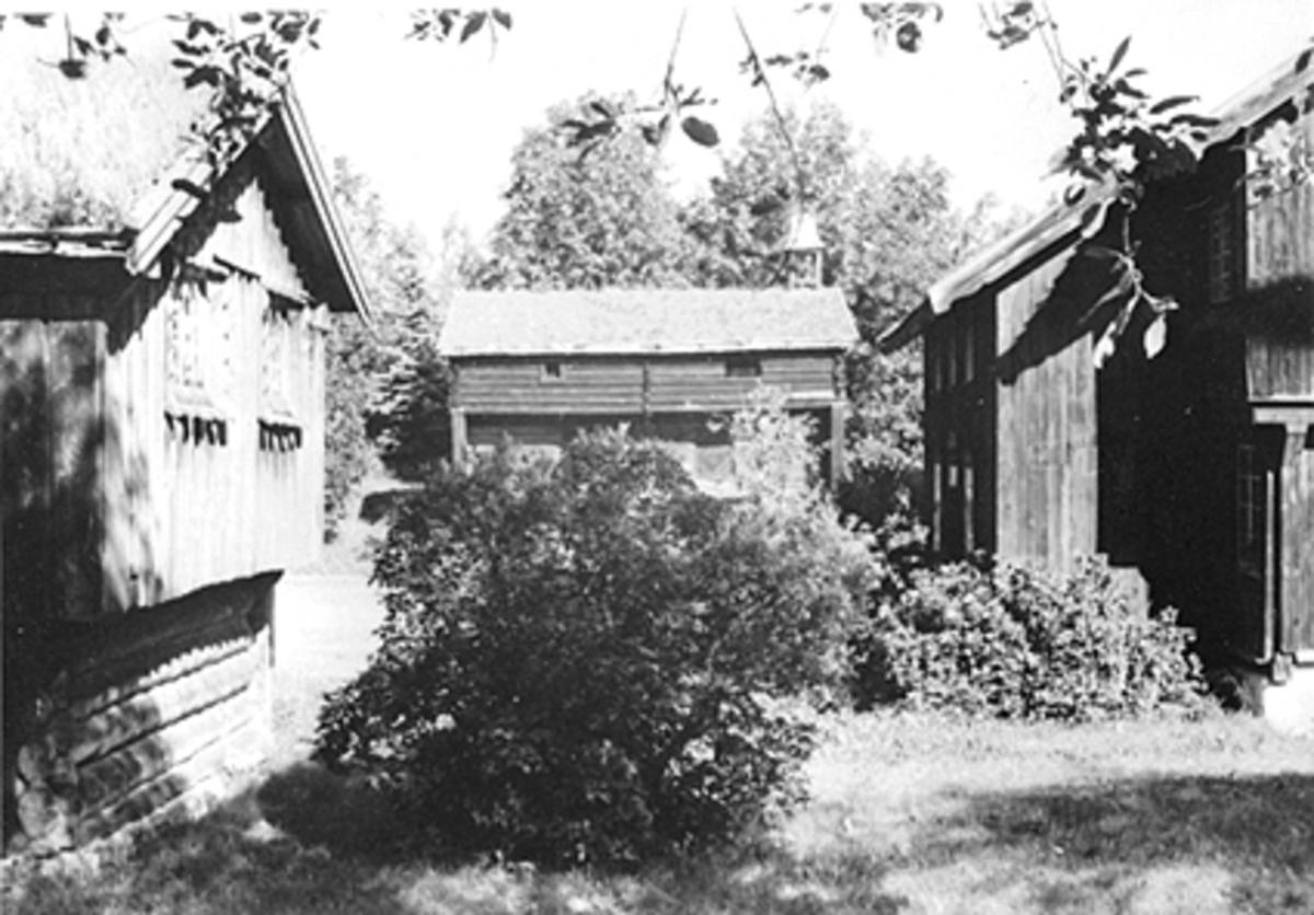 Anno Domkirkeodden, HEDMARKSTUNET, SKRÅSTADLOFTET, LØKENSTABBURET OG BOLSTADBYGNINGEN, HEDMARKSMUSEET OG DOMKIRKEODDEN