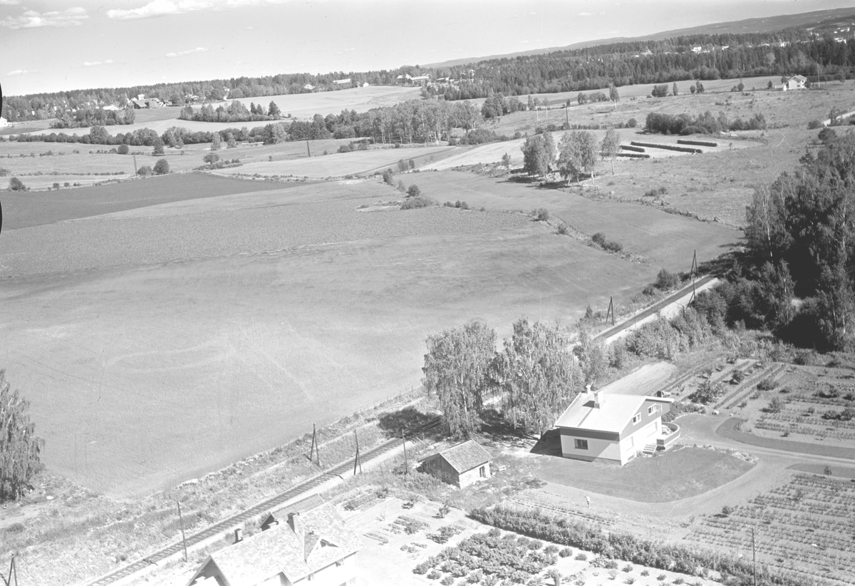 Widerøes Flyveselskap A/S, FLYFOTO STRANVEGEN, JERNBANELINJA, HAMAR VEST FØR UTBYGGING