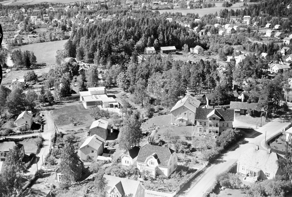 Widerøes Flyveselskap A/S, FLYFOTO ALUVEGEN, SANGENVEGEN, NY-SAGATUN, SANGEN, BONDESVEA