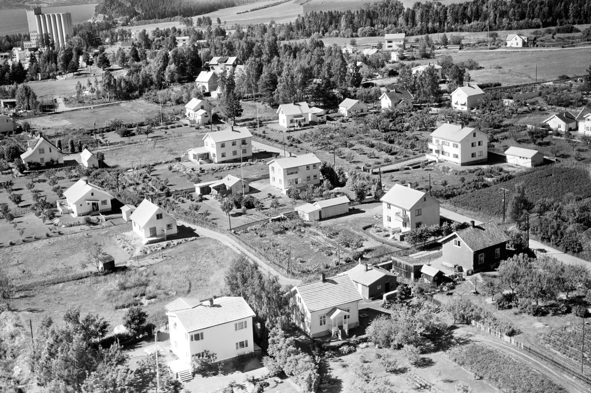 Widerøes Flyveselskap A/S, FLYFOTO REINERT SVENDSENSGATA, SIGURD JARLSGATE, STORHAMAR