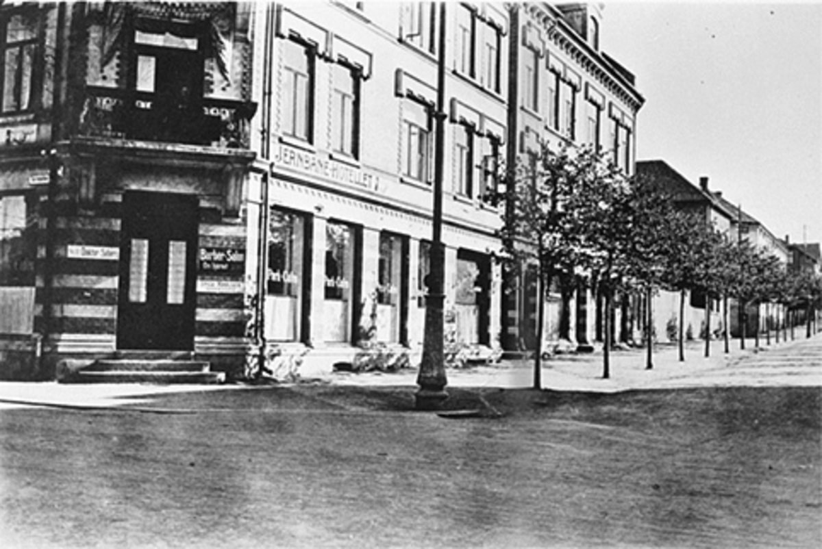 Anno Domkirkeodden, EKSTERIØR, JERNBANEHOTELLET, PARK CAFÈ, TORGGATA/PARKGATA. PARKGATA 12
