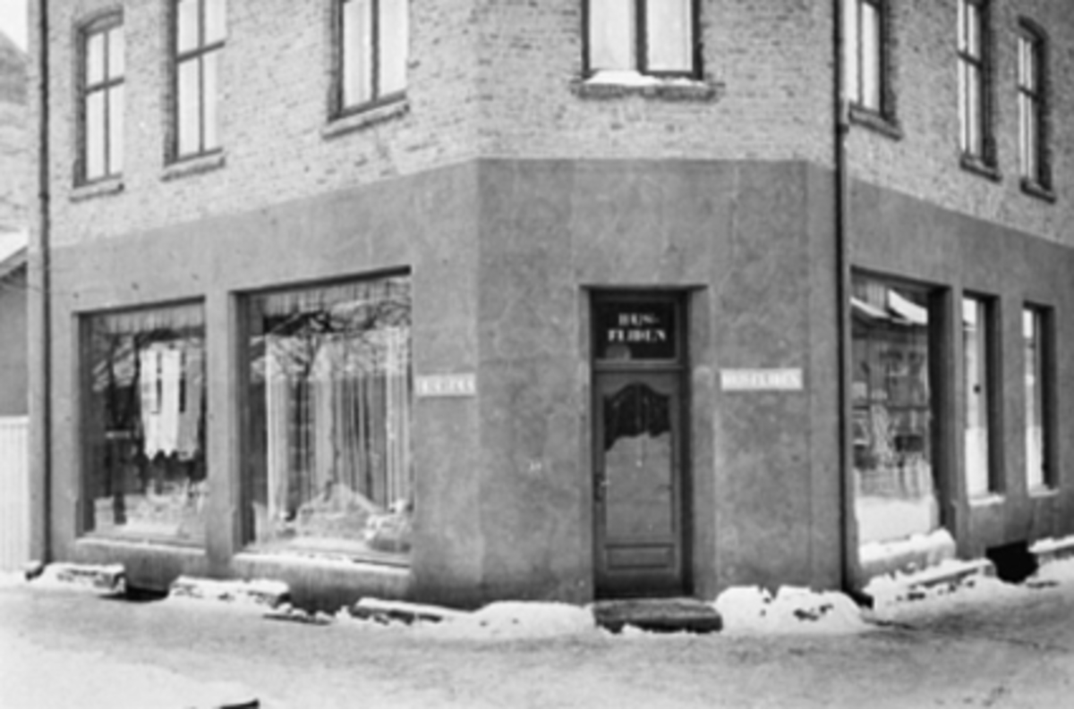 Anno Domkirkeodden, EKSTERIØR, UTSALGET HUSFLIDEN, KRYSSET GRØNNEGATE/PARKGATA 14.