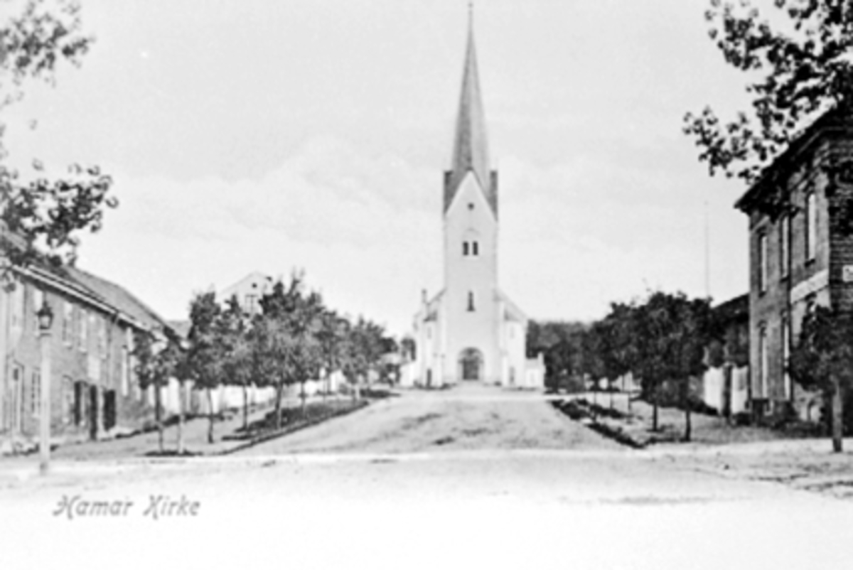 Anno Domkirkeodden, HAMAR DOMKIRKE, KIRKEBAKKEN, OPLANSKE KREDITBANKJønsrud gården til v.