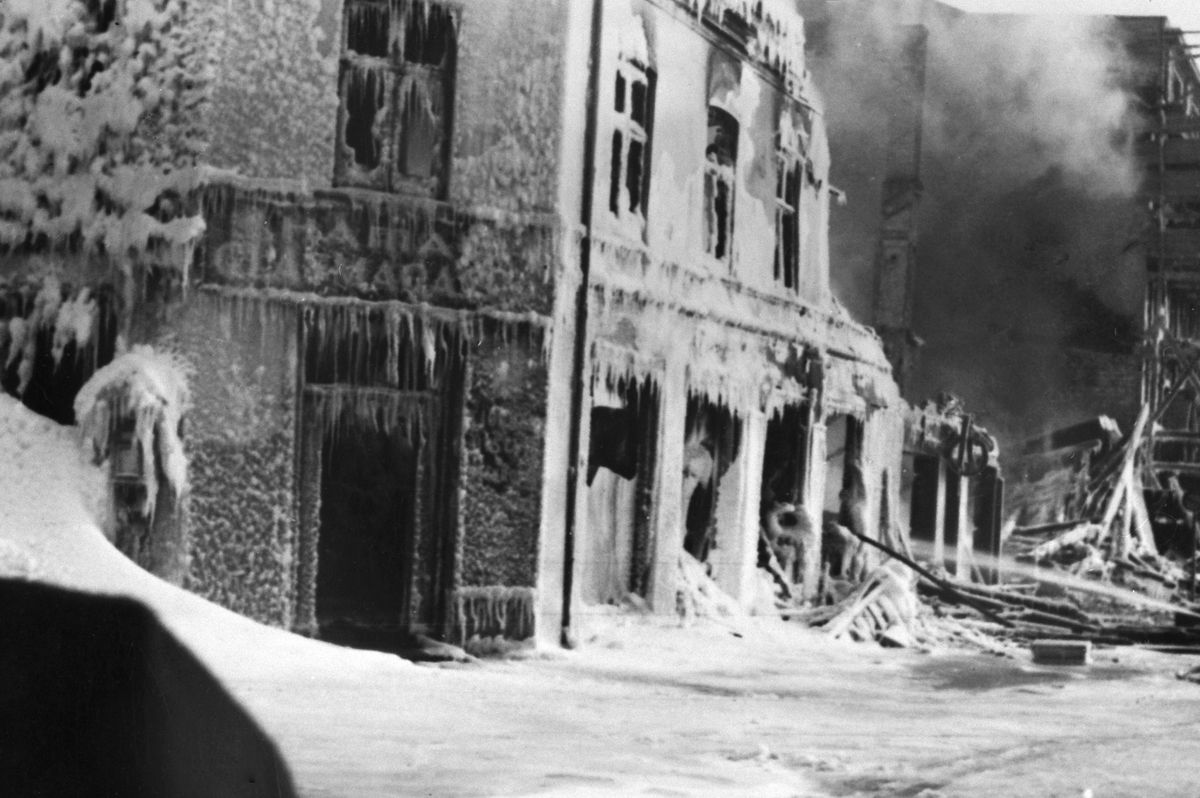 Anno Domkirkeodden, BRANN, HAMAR GLASSMAGASIN 1947, VINTER