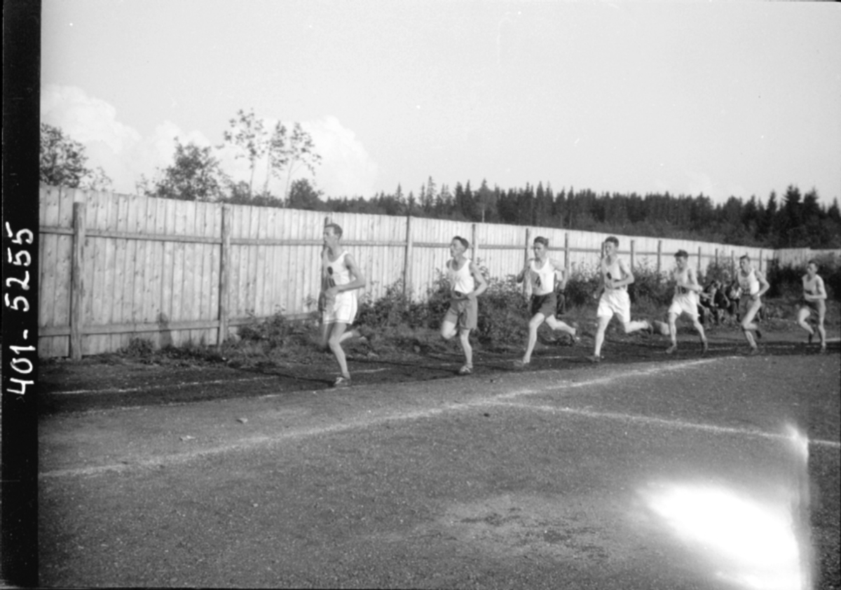 Anno Domkirkeodden, GRUPPE, 7 FRIIDRETTSUTØVERE, LØPERE, HAMAR STADION