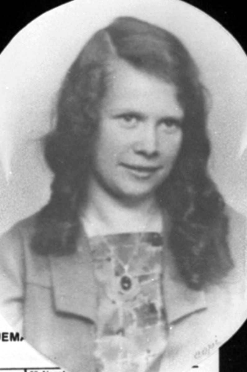 Anno Domkirkeodden, PORTR: ASTRID EVENSEN, f. 10/09-1911