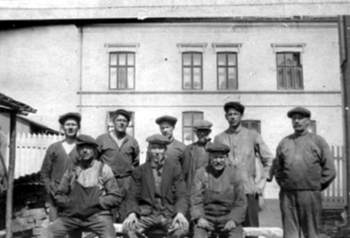 Anno Domkirkeodden, GR: 9 ARBEIDSKARER, UKJENTE, BAKGÅRD