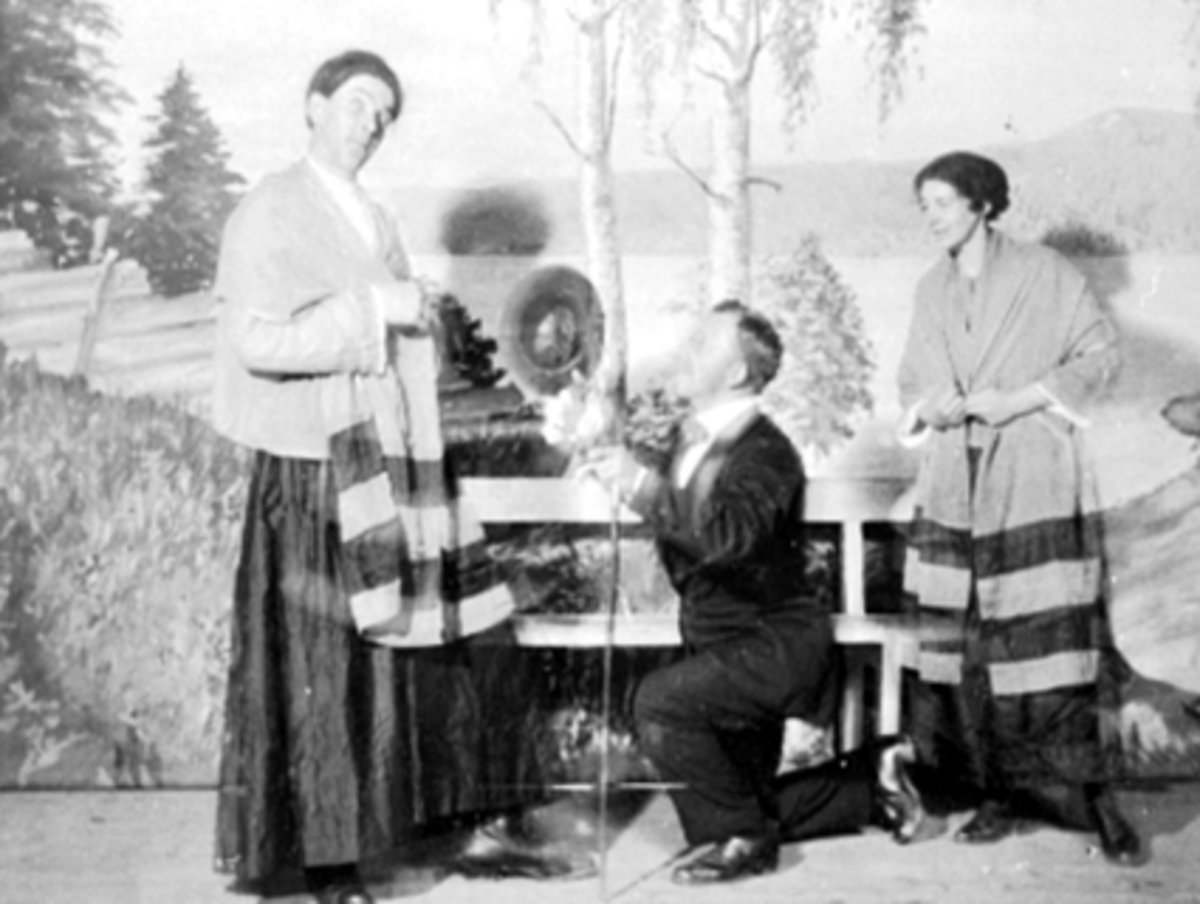 Anno Domkirkeodden, MARTNS REVY, ADOLF ARNESEN, REVY PER PEDER PEDERSEN, GUDRUN ARNESEN.