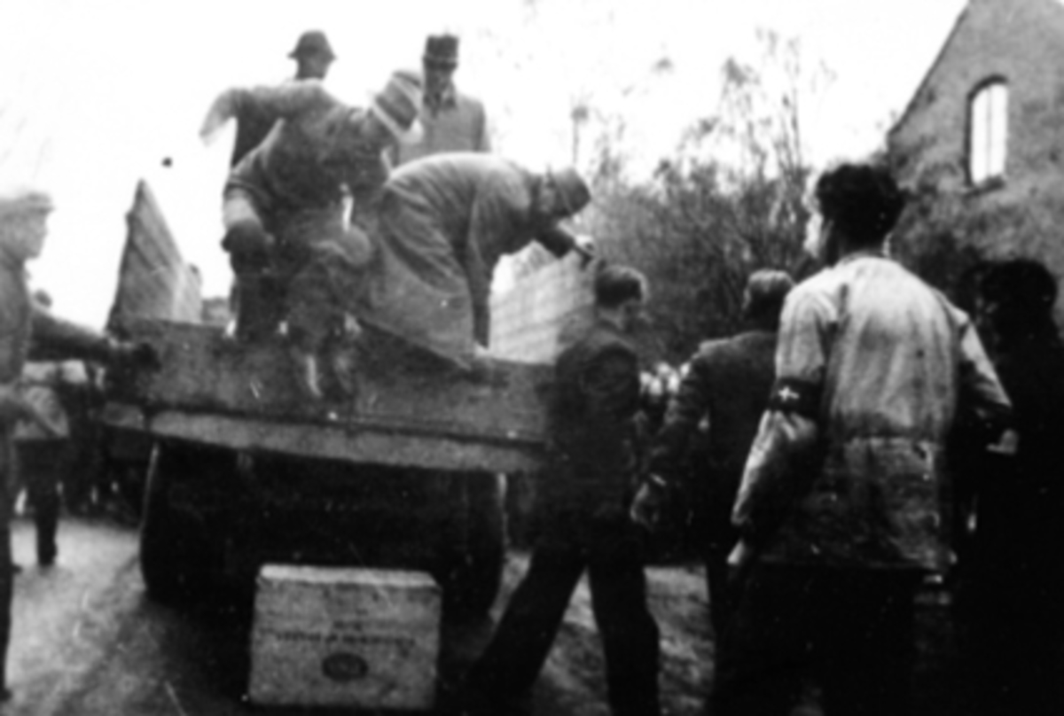 Anno Domkirkeodden, NAZISTER ARRESTERT ETTER KRIGEN, KJØRES I LASTEBIL TIL FENGSLET, MAIDAGENE 1945, FREDSDAGENE.