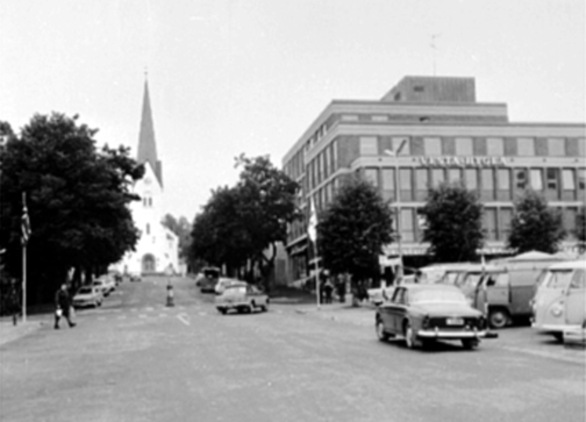Anno Domkirkeodden, STORTORGET M/HYGEAGÅRDEN, HAMAR DOMKIRKE, VAREBILER, TRAFIKK