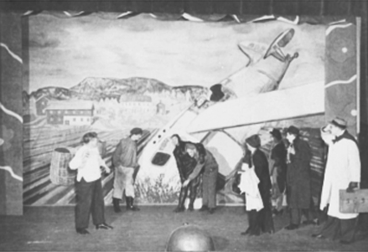 Anno Domkirkeodden, MARTENSREVYEN 1947, A. S. BONDEGULL, 8 SKUESPILLERE, FRA VENSTRE: REVY-PER: PEDER PEDERSEN, ROLF STENSRUD, ERLING EMILSEN, GUNNAR ARNESEN, TRYGVE GISSA HAUG, FRU KORSLUND, BJØRN NYBAKKEN OG IVAR PLATOU, FLYSTYRT I ÅKEREN