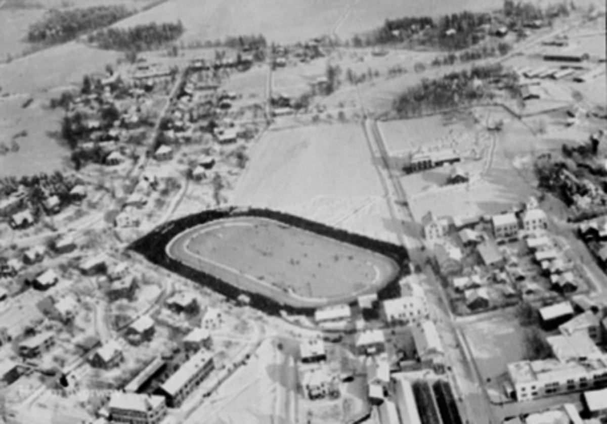 Anno Domkirkeodden, FLYFOTO, HAMAR STADION, SKØYTELØP, HOLSET, ROLSLØKKA, VINTER, VANGSVEGEN