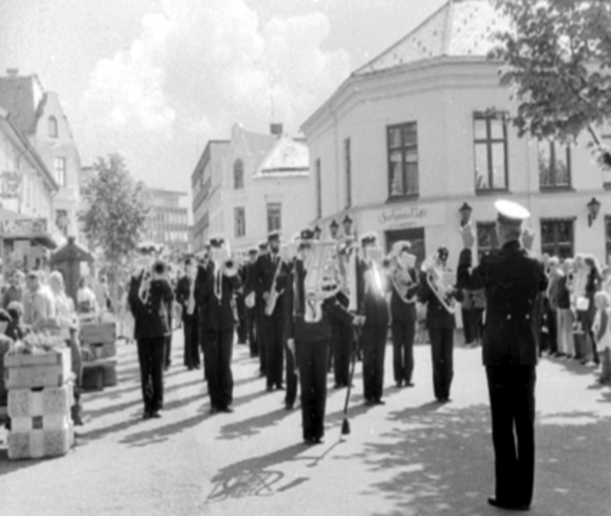 Anno Domkirkeodden, MUSIKKORPS, HAMAR POLITIKORPS SPILLER I TORGGATA