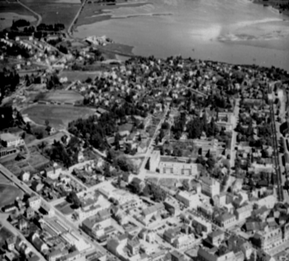 Anno Domkirkeodden, FLYFOTO, VANGSVEGEN, ØSTBYEN, BRISKEBYEN