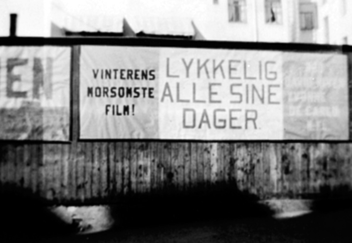 Anno Domkirkeodden, FILMREKLAME FOR: LYKKELIG ALLE SINE DAGER, FESTIVITETEN KINO