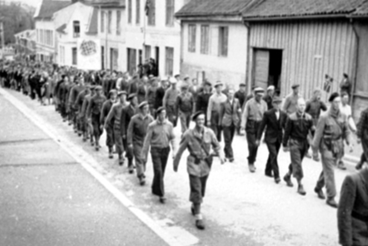 Anno Domkirkeodden, HJEMMEFRONTEN I 17. MAITOG 1945, STORHAMARGATA, FREDSDAGENE I MAI