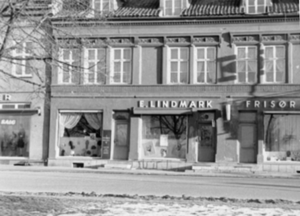 Anno Domkirkeodden, EKSTERIØR STRANDGATA 35, E. LINDMARK, FRISØR