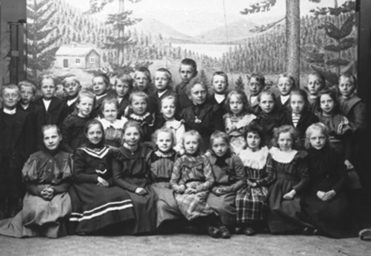 Anno Domkirkeodden, SKOLEKLASSE, ELEVER, MIDTBYEN SKOLE.