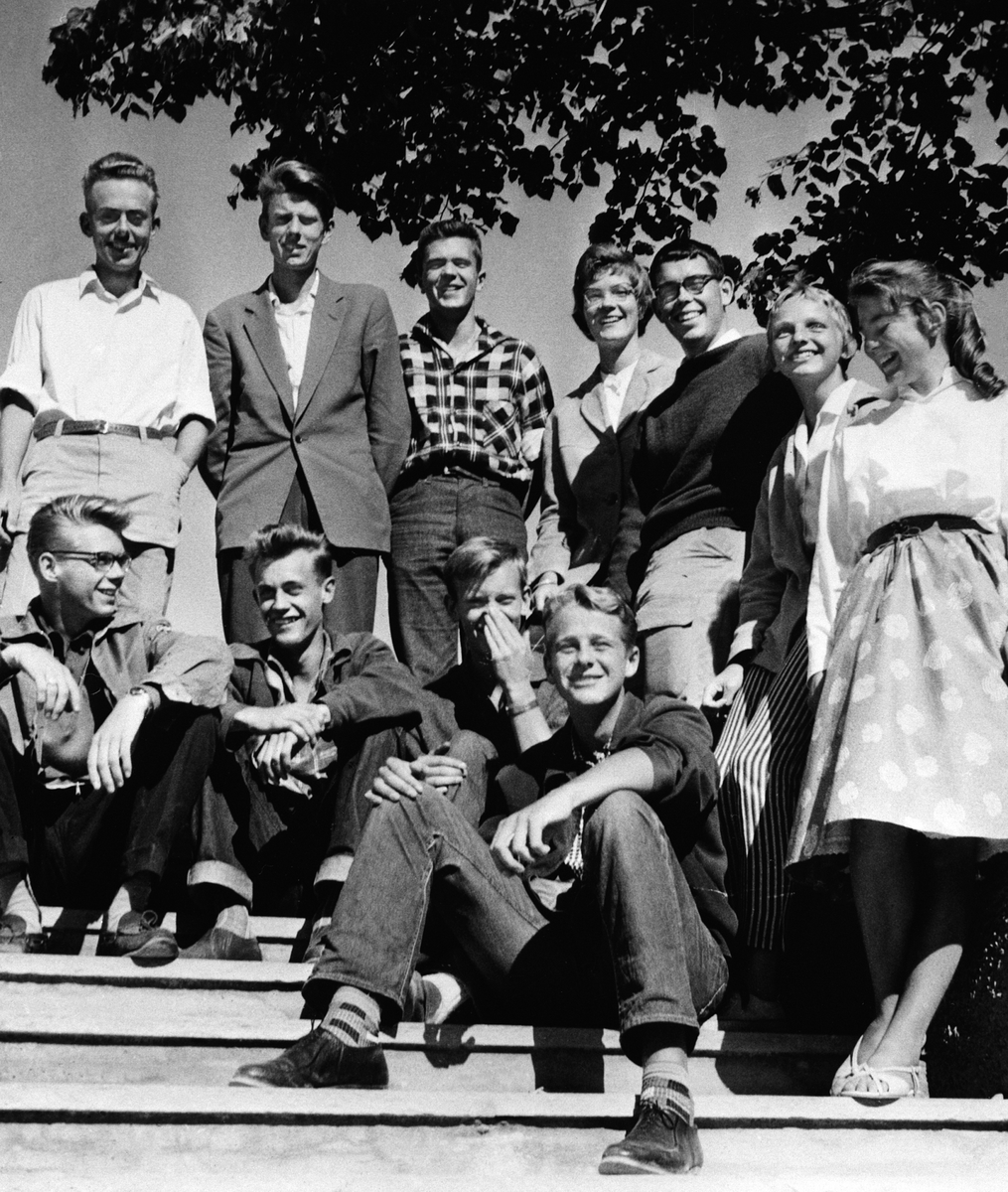 Anno Domkirkeodden, HAMAR KATEDRALSKOLE. GRUPPE 11 ELVER. RUSSESTYRET. KNUT FALDBAKKEN FORAN.