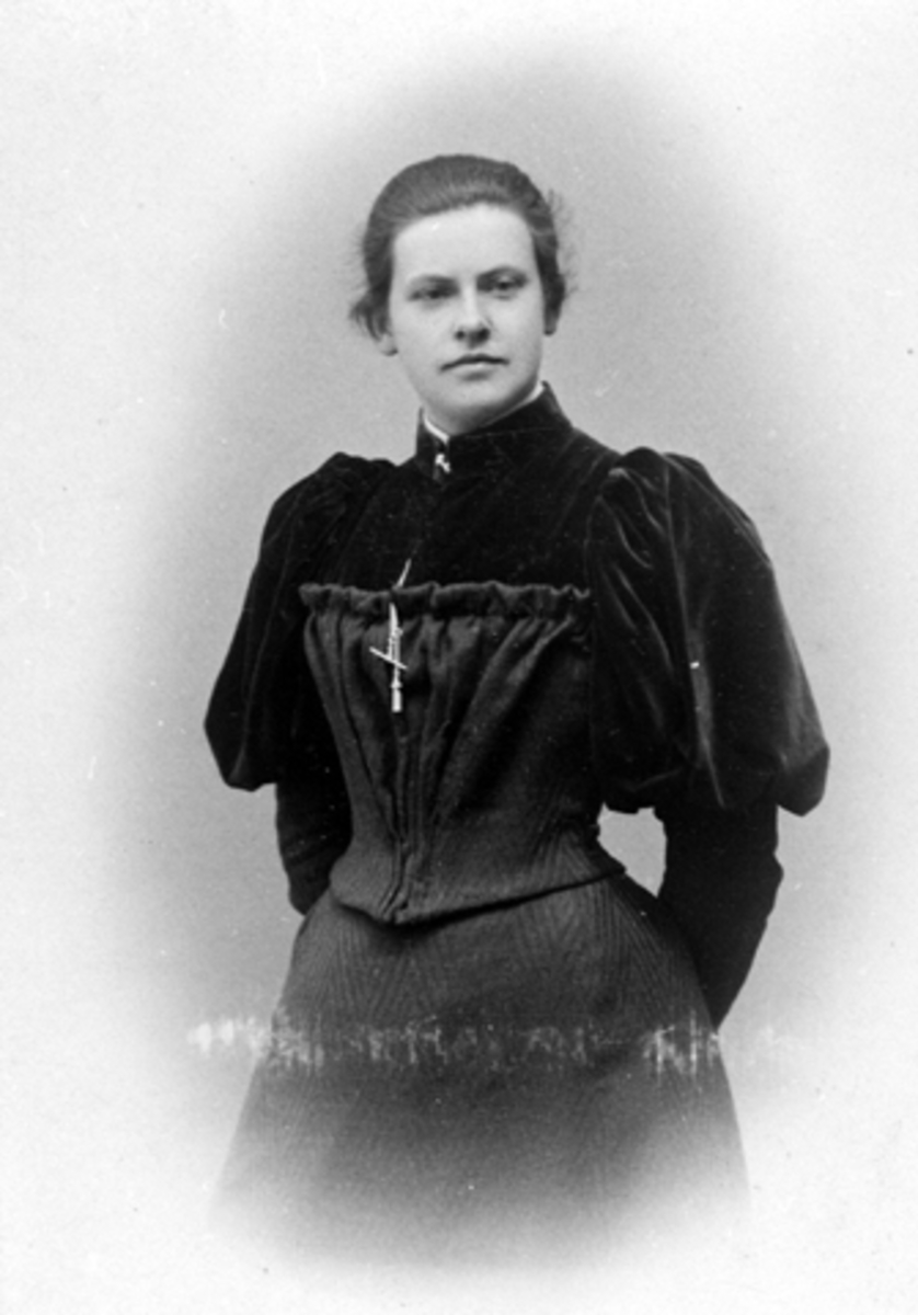 Anno Domkirkeodden, ELLEN RAKNERUD