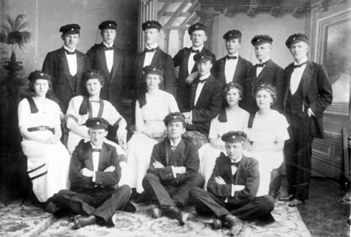 Anno Domkirkeodden, HAMAR KATEDRALSKOLE. GRUPPE 16 STUDENTER. NAVN SSE REG. SKJEMA.