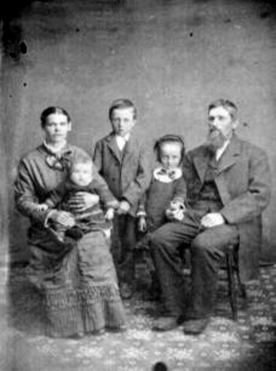 Anno Domkirkeodden, Peder Mæhlum med kone og 3 barn. Reiste til Amerika i 1870.
