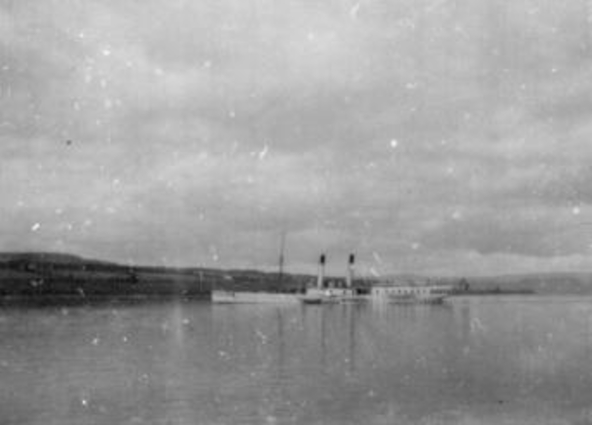 Anno Domkirkeodden, D. S. Kong Oscar på Mjøsa i Nessundet.