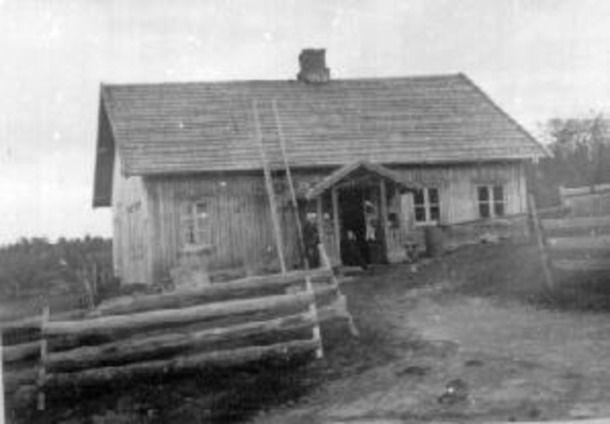 Anno Domkirkeodden, Ukjent småbruk. Helgøya.