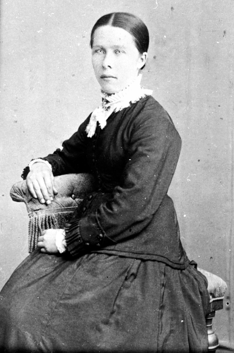 Anno Domkirkeodden, Portrett, Karen Stordal, Furnes.