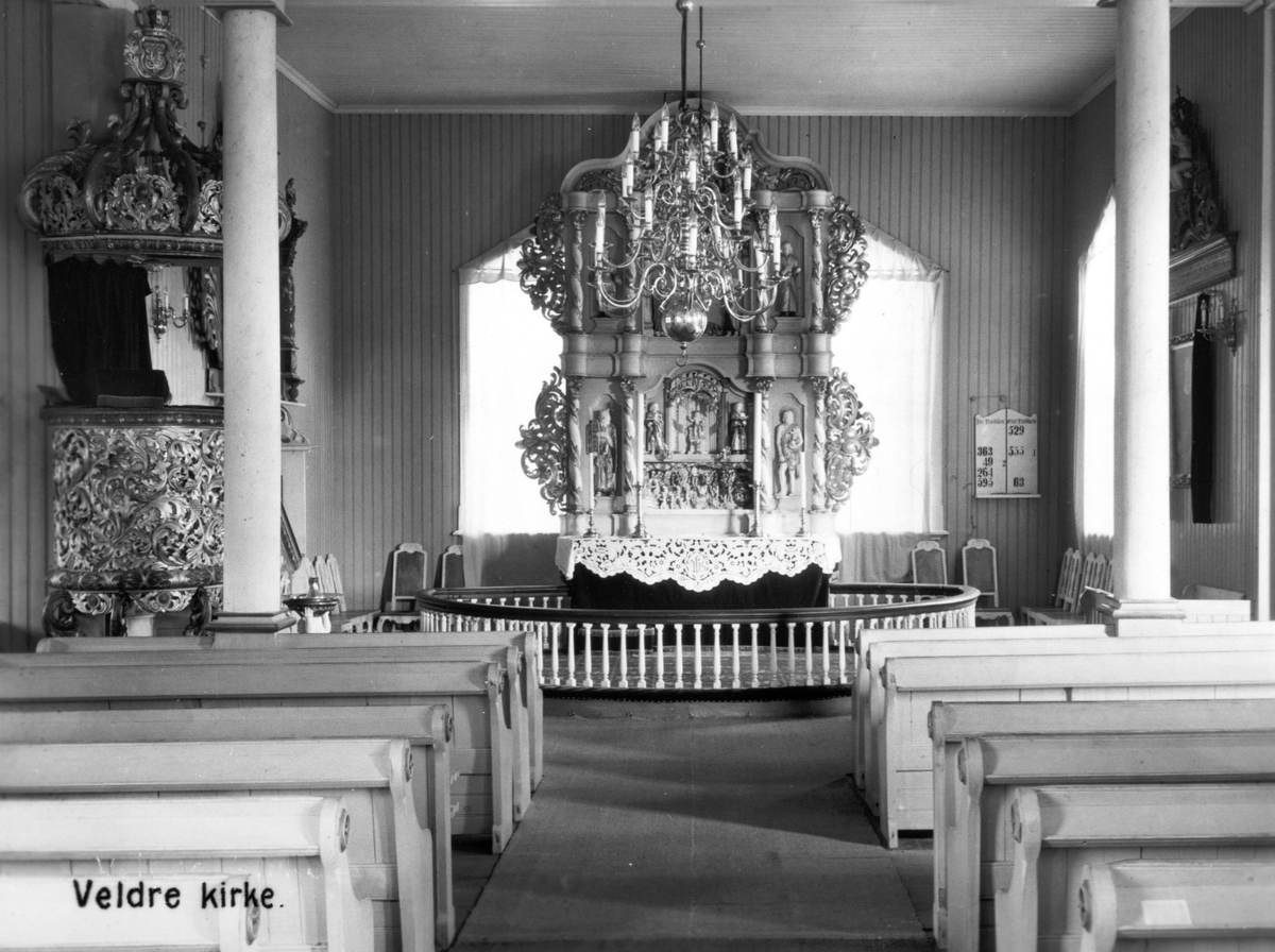 Anno Domkirkeodden, Interiør, Veldre kirke, Ringsaker, mot alteret.
