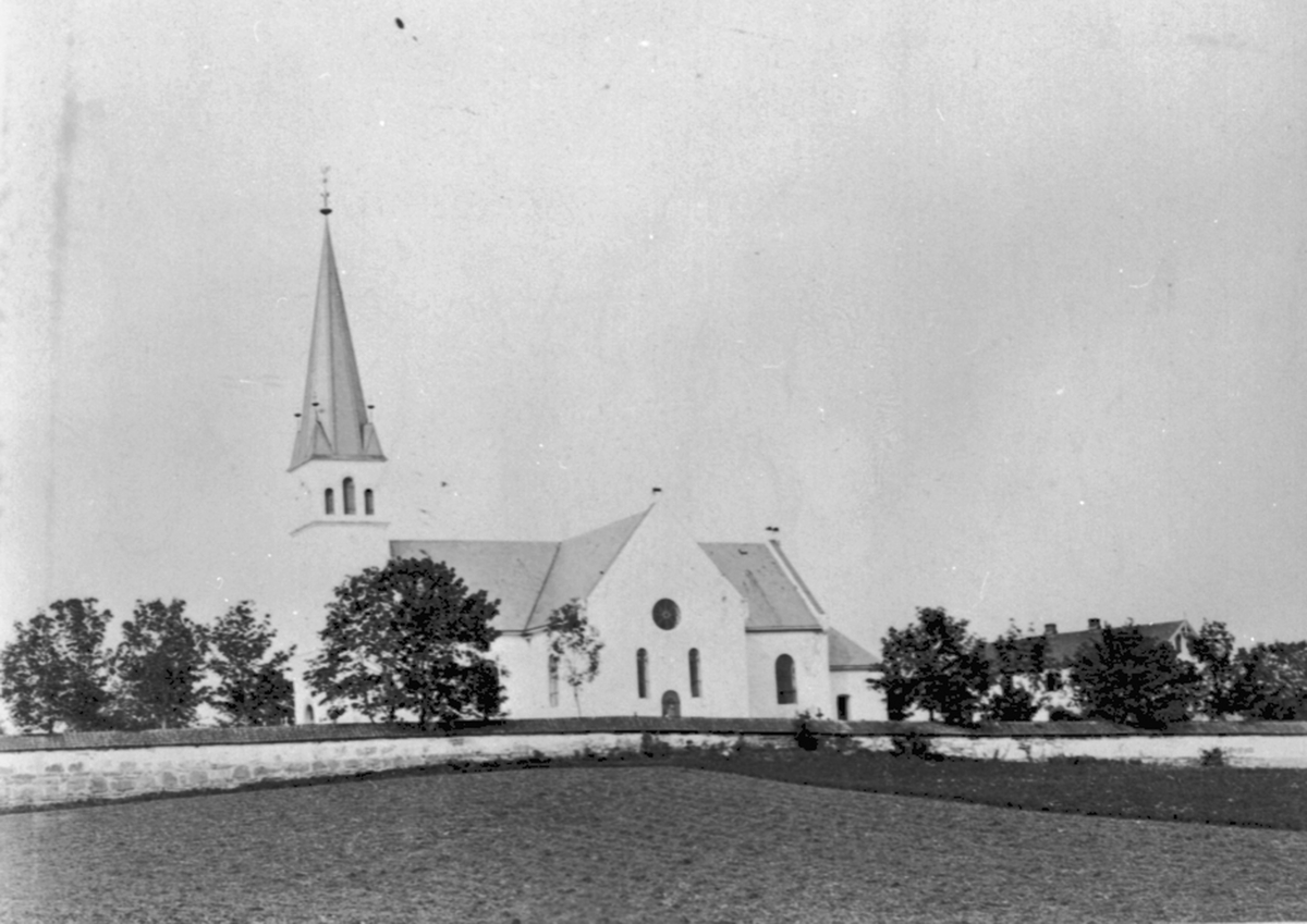 Anno Domkirkeodden, Eksteriør, Furnes kirke, Ringsaker.