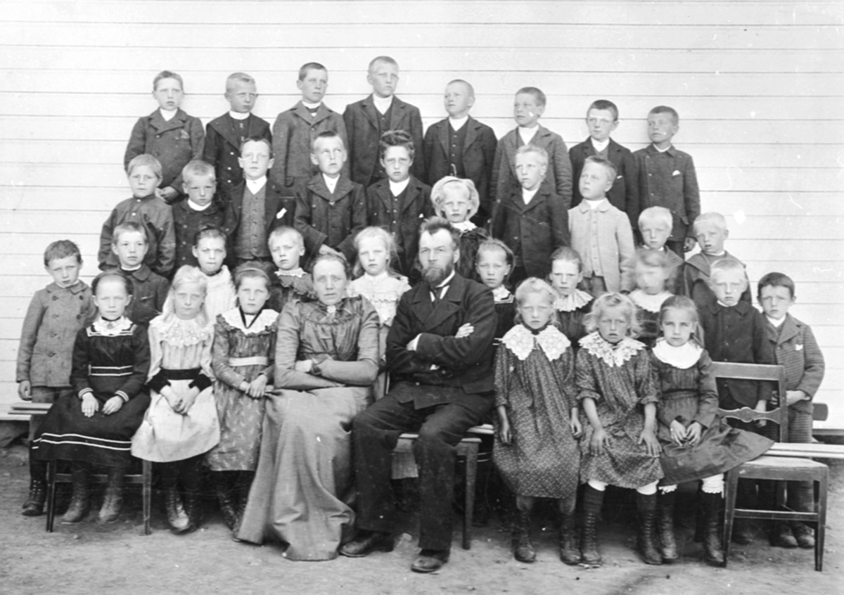 Anno Domkirkeodden, Elever og lærere ved Fagerlund skole, Brumunddal.