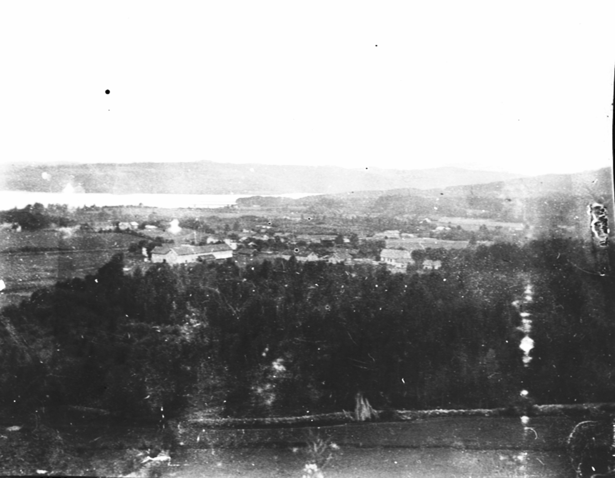 Anno Domkirkeodden, Utsikt over Brumunddal og Ringsaker fra toppen av Frambakken, Brumunddal.