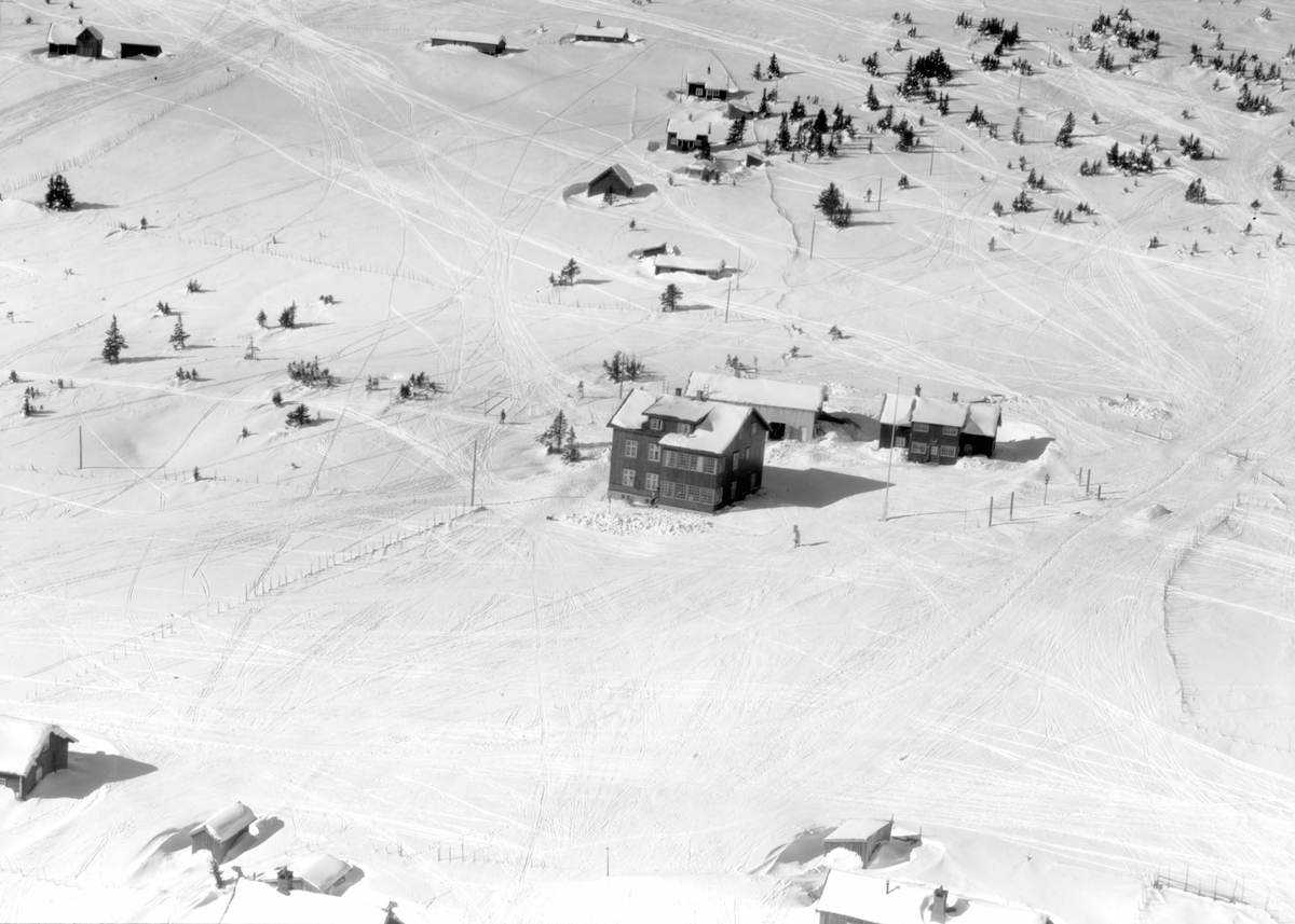 Widerøes Flyveselskap A/S, Flyfoto av Sjusjøen hotell, Graaten, Sjusjøen, Ringsaker.
