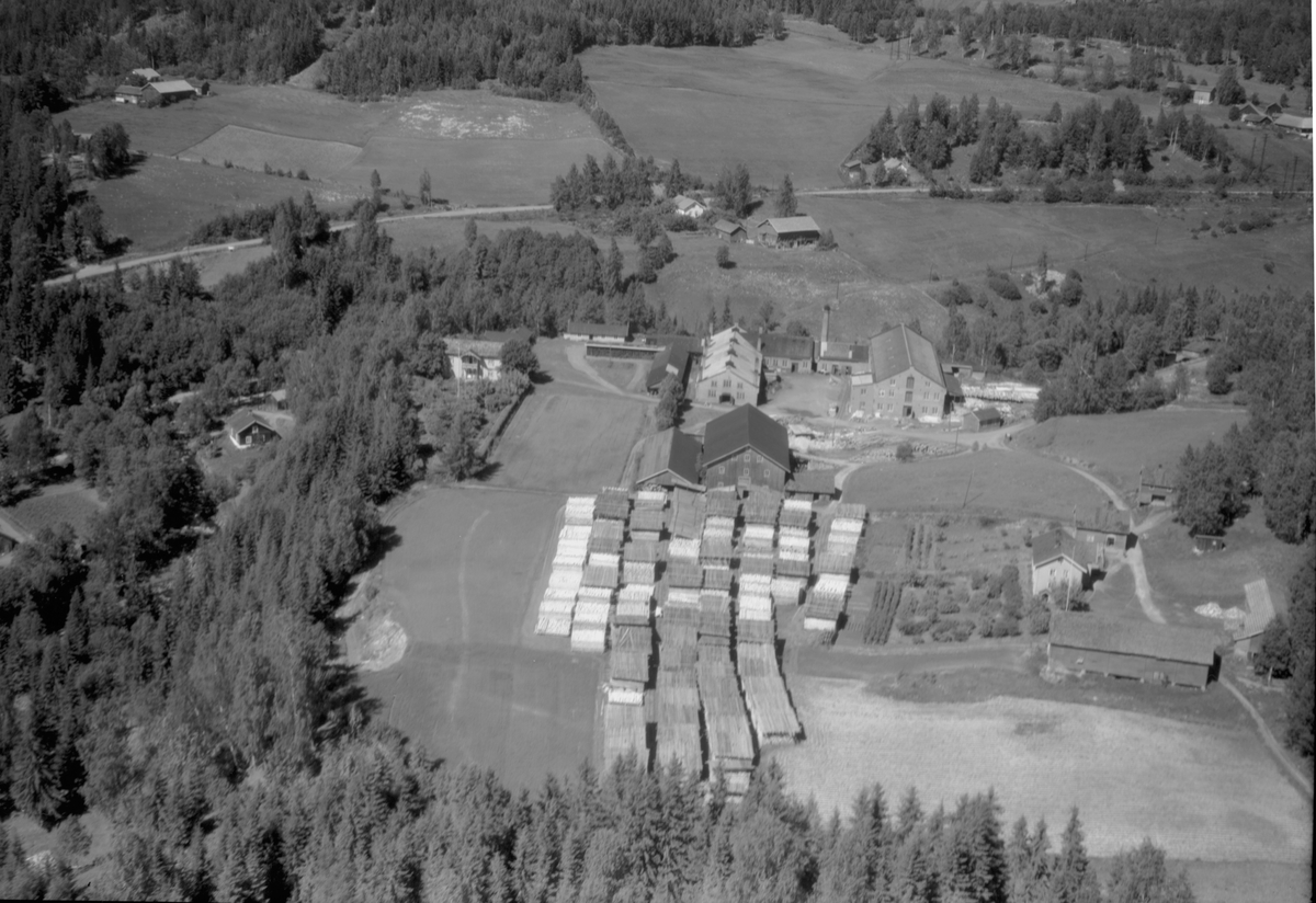 Widerøes Flyveselskap A/S, Flyfoto av Moelven Bruk, Ringsaker.