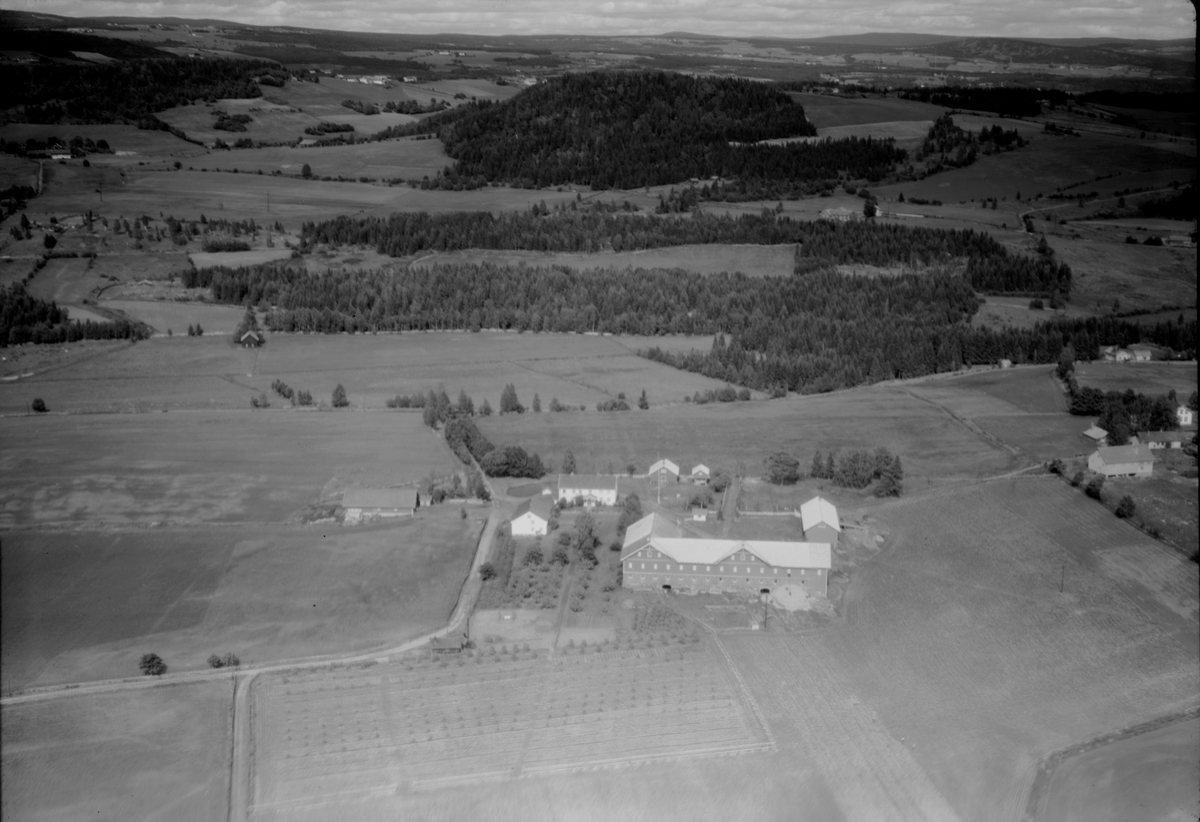 Widerøes Flyveselskap A/S, Flyfoto av ukjent gard.
