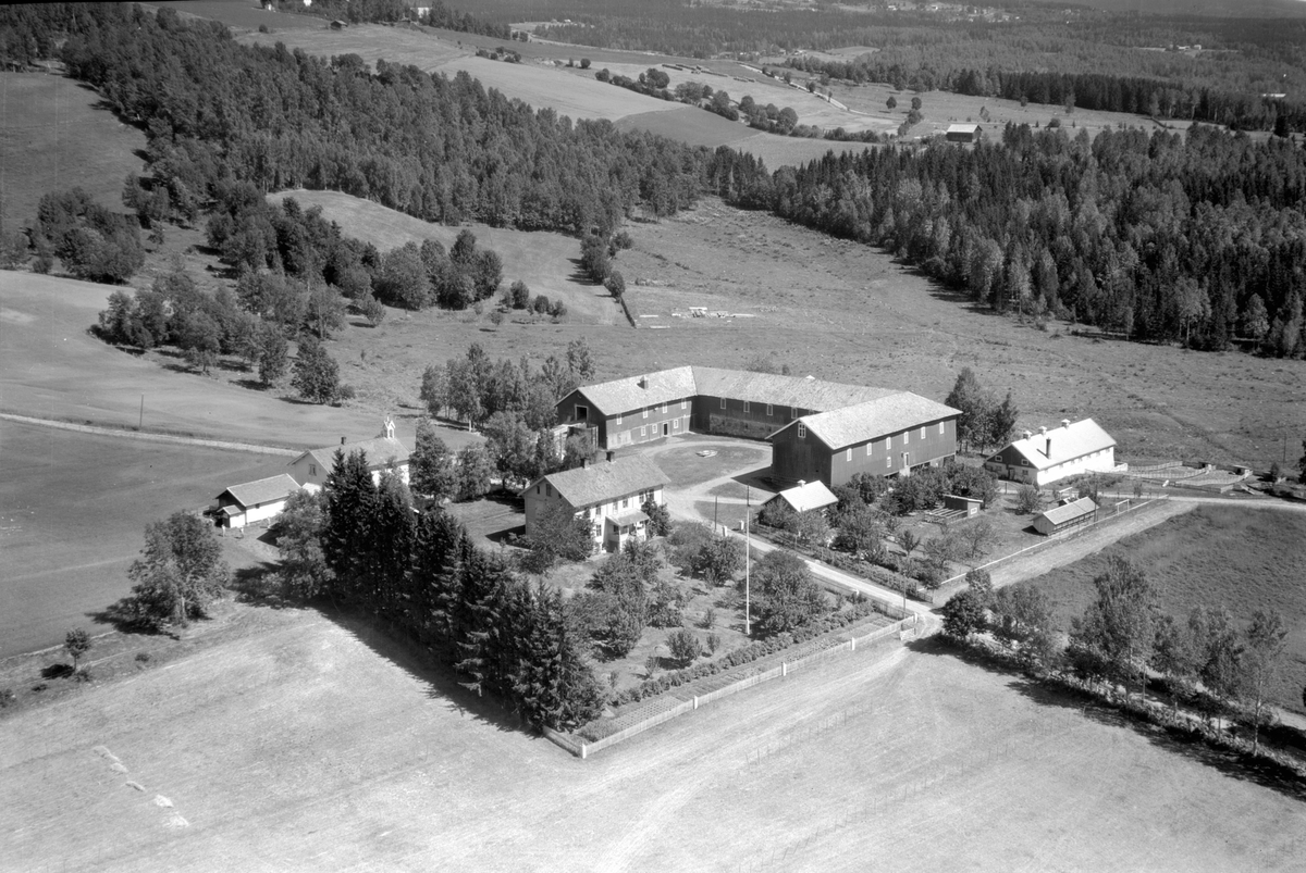 Anno Domkirkeodden, Flyfoto av Lier gard, Furnes, Ringsaker.