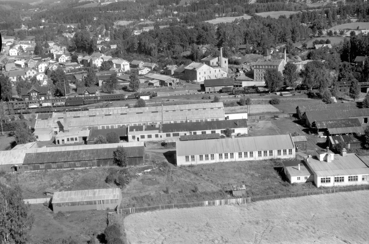 Anno Domkirkeodden, Flyfoto av Brumunddal stasjon, Globus Maskinfabrikk, Brumunddal.