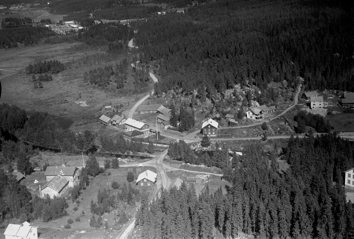 Anno Domkirkeodden, Flyfoto av Næroset sentrum, Ringsaker. Kjøpmann Aksel Harby, Nærvang forsamlingslokale.