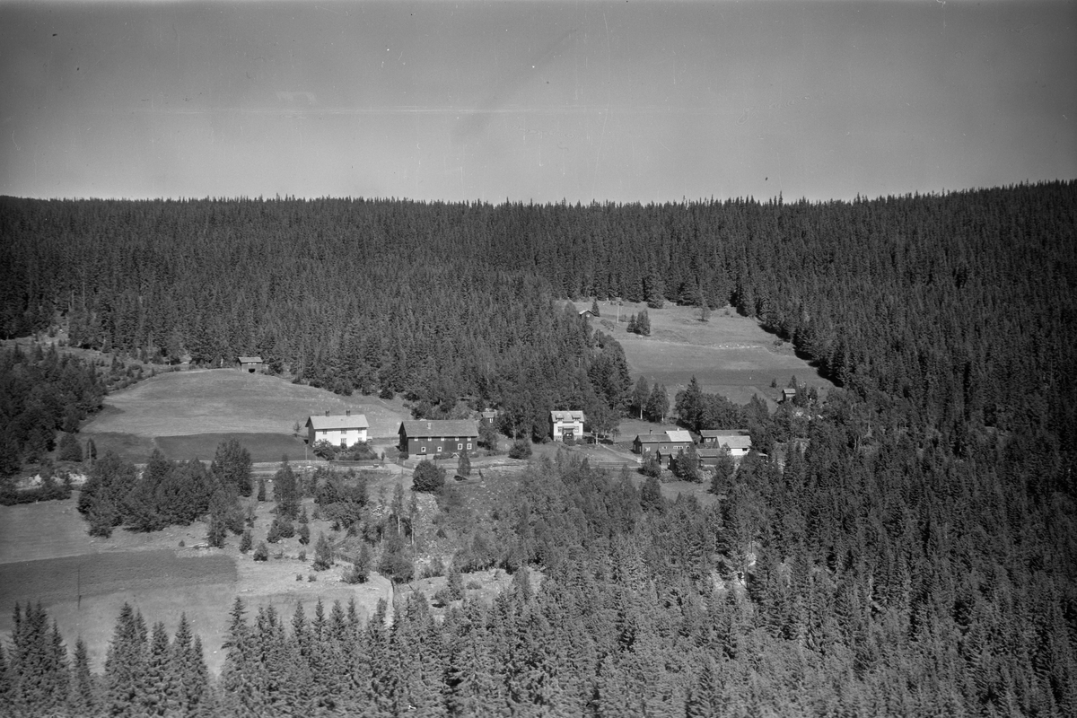 Anno Domkirkeodden, Flyfoto av Kvernenga gard, Mesnalia, Ringsaker.