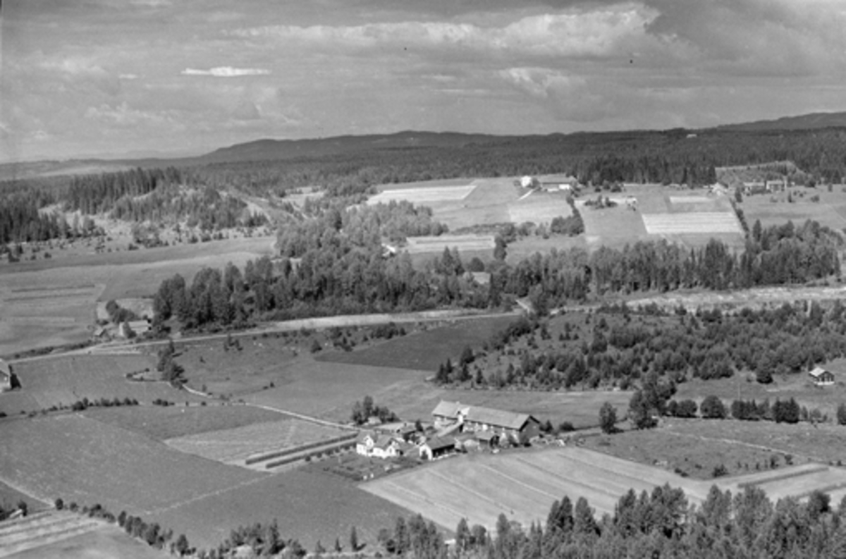 Anno Domkirkeodden, Flyfoto av Høyby gard, Veldre, Ringsaker.