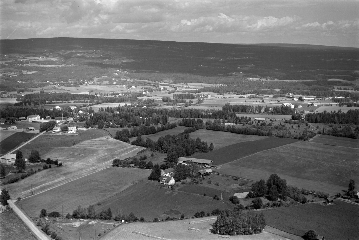 Widerøes Flyveselskap A/S, Flyfoto av Lund søndre, Furnes, bebyggelse Stafsberg.