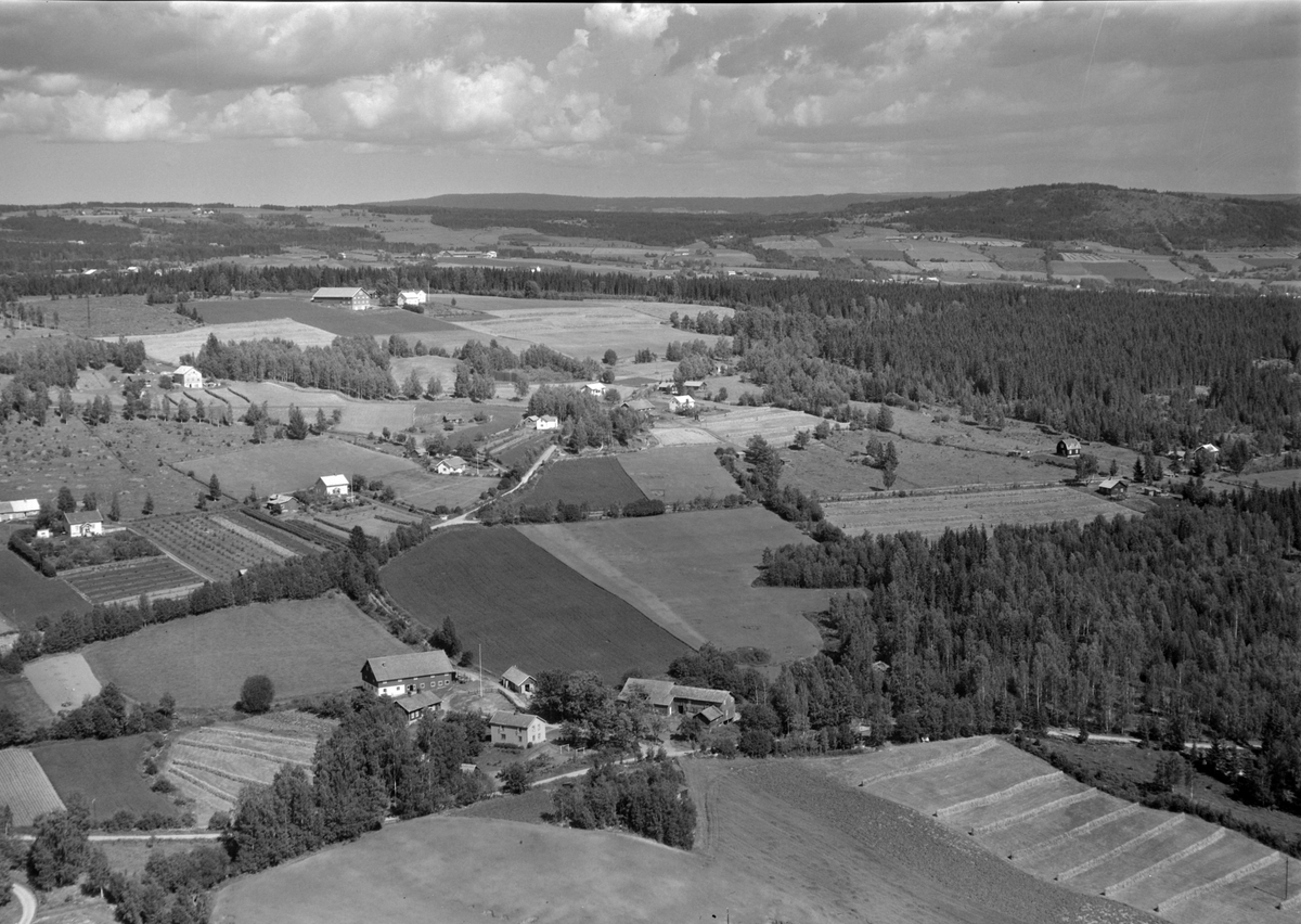 Widerøes Flyveselskap A/S, Flyfoto av Jønsrud, Veldre, Ringsaker.