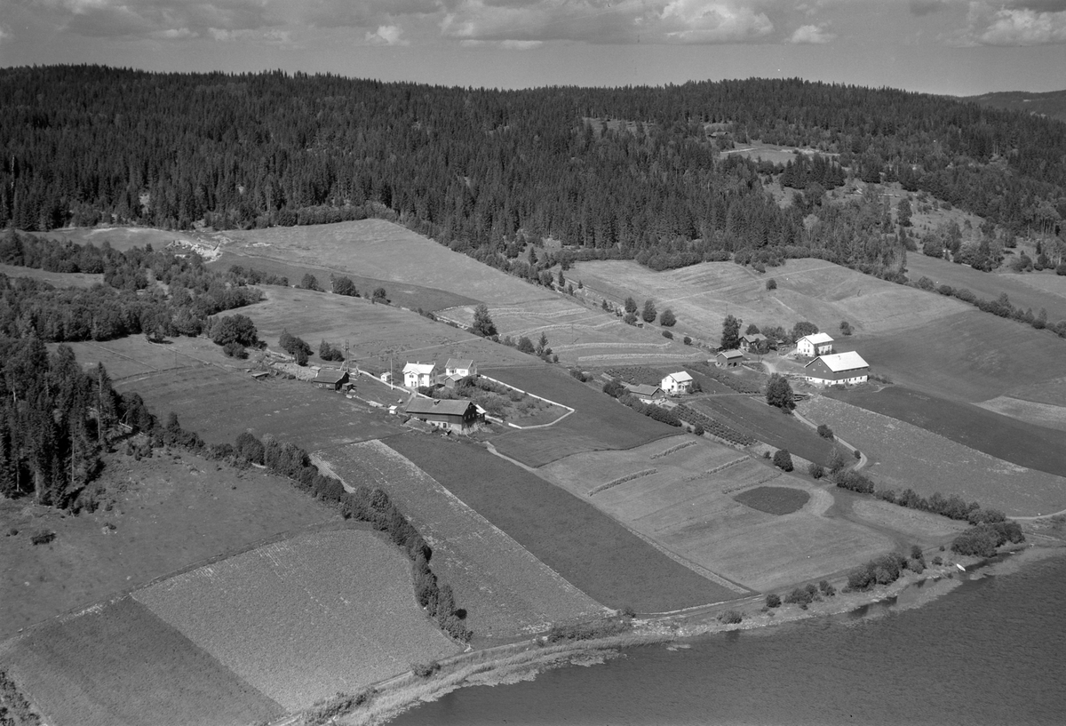 Widerøes Flyveselskap A/S, Flyfoto av Thorud/Torud og Hovelsrud, Stavsjø, Hedmark.