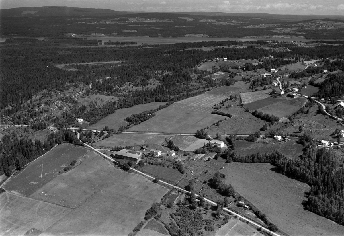 Widerøes Flyveselskap A/S, Flyfoto av Ulven gard, Ring, Ringsaker.