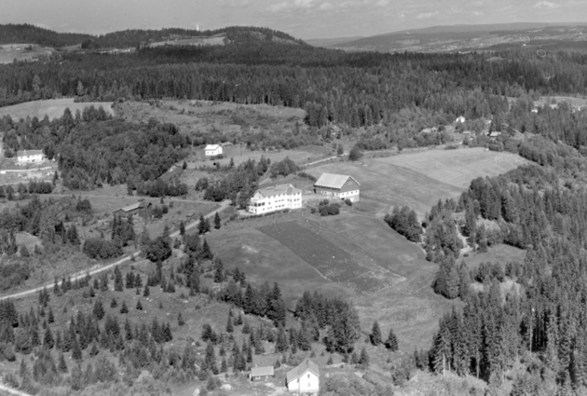 Widerøes Flyveselskap A/S, Flyfoto av Solbjør pensjonat, Ring, Ringsaker.