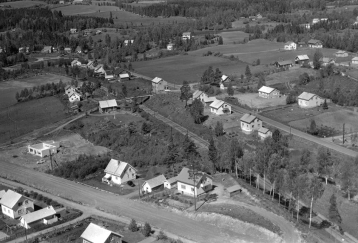 Widerøes Flyveselskap A/S, Flyfoto av Ringsakervegen, Fremstadvegen, Brumunddal.