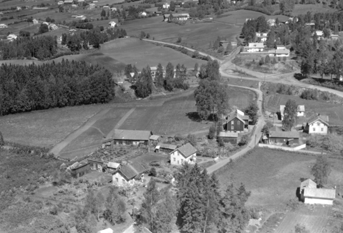 Widerøes Flyveselskap A/S, Flyfoto av Skolevegen, Byflatevegen, Brumunddal.